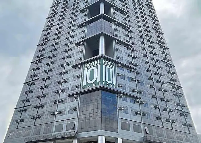 Hotel101-Fort 3*